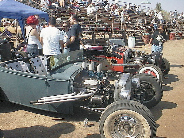 043 Rockabilly roadsters ok.JPG (147492 bytes)