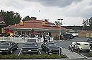 Hr har vi dom Andreas, Jocke, Bosse och Stellan uppstllda framfr Mc Donalds.JPG (12159 bytes)